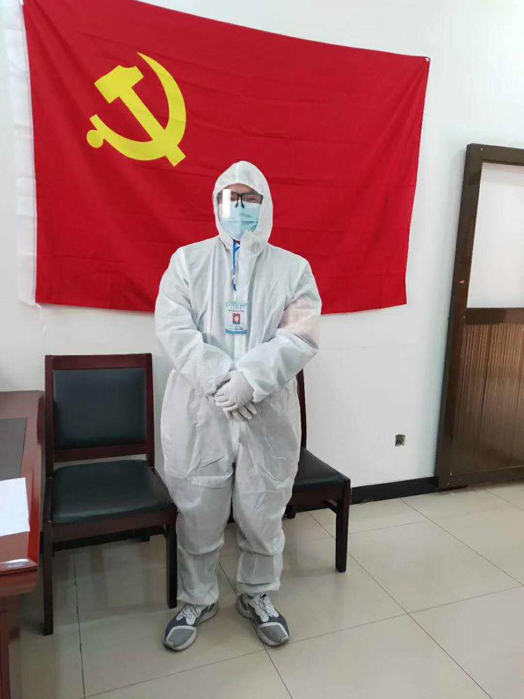 群众点单志愿者接单,志愿者变身代购员便民举措暖人心