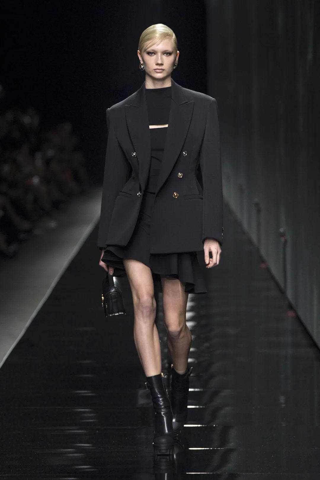 惊喜的，精彩的，平庸的，女装周里的男装片段展示的风格利弊