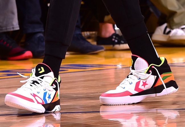 勇士格林g4上脚球鞋,格林上脚匡威球鞋