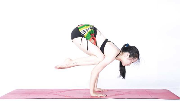 濂崇鑺傜憸浼藉灚,濂崇鑺傜憸浼芥椿鍔ㄥ崱