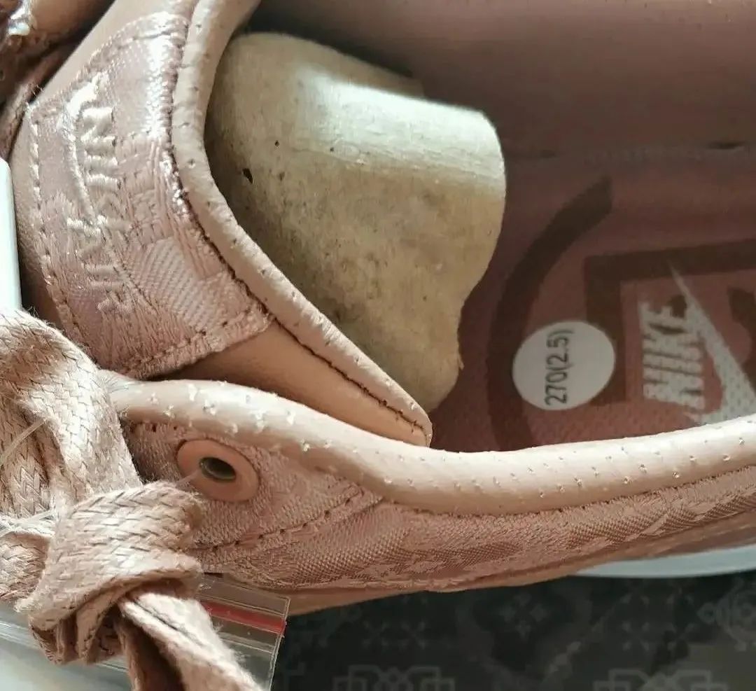 球鞋二次发售鞋盒瑕疵,卖家发来鞋盒轻微破损