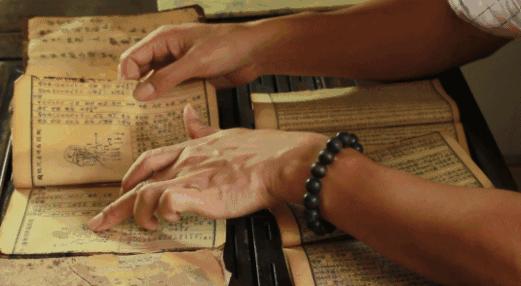 头上的螨虫用什么方法消除,头上又油又痒