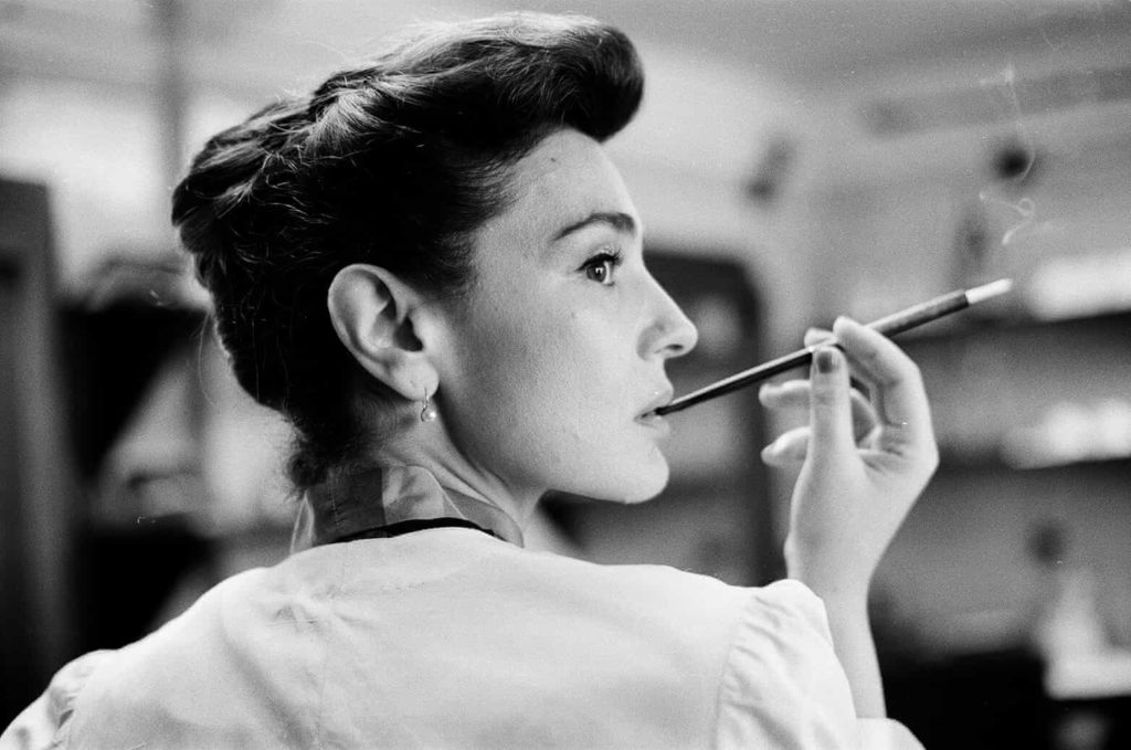 《列夫·朗道》：斯大林时代的真人秀，“我拥有绝对的自由，直到克格勃逮捕了我”