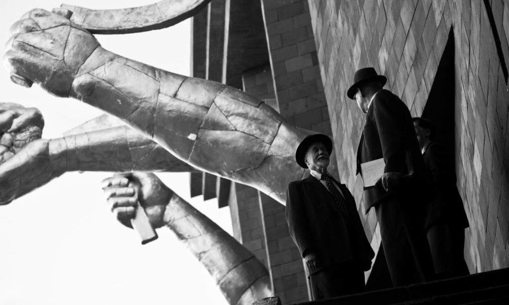 《列夫·朗道》：斯大林时代的真人秀，“我拥有绝对的自由，直到克格勃逮捕了我”