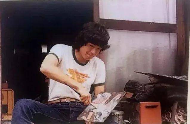 画“古怪小孩”拍出1.9亿天价的帅大叔,超越草间弥生,成日本最贵艺术家