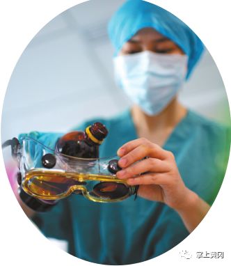 抗疫“她力量”！女神节，致敬最美的“铿锵玫瑰”……