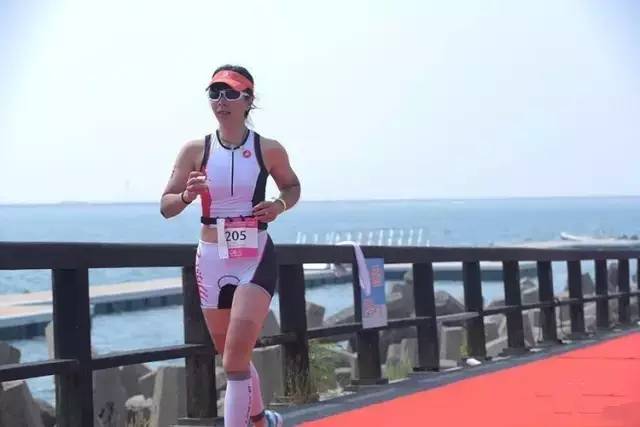 中国有多少女人可以完成铁人三项,中国女生铁人三项