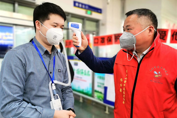 星城雷锋·最美风范杨士泉：用爱心和善心来温暖人心