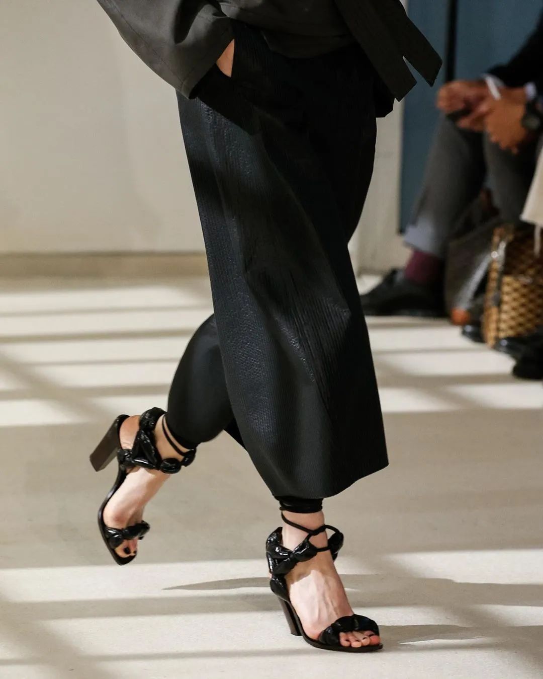 把几十元的衣服穿成几万块的样子,如何把优衣库穿成爱马仕