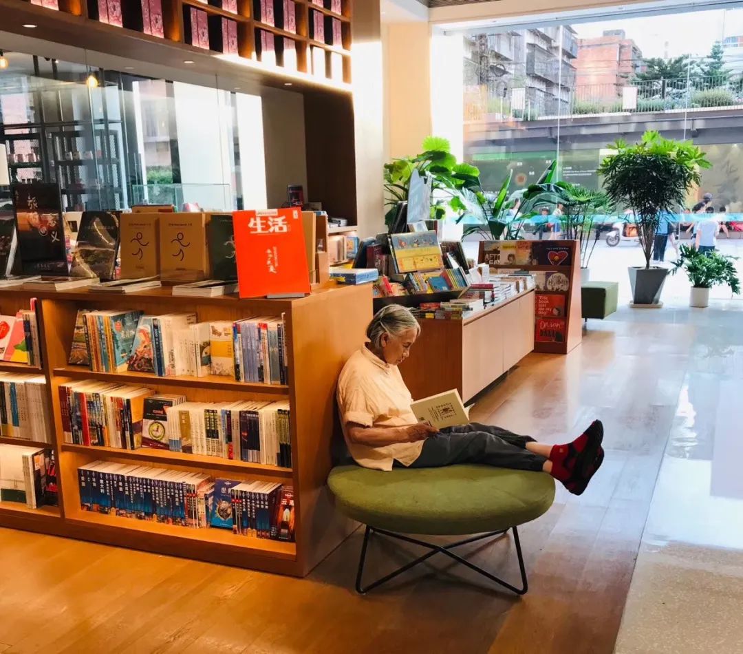 书店的主要收入,卖书是如何成为暴利产业的