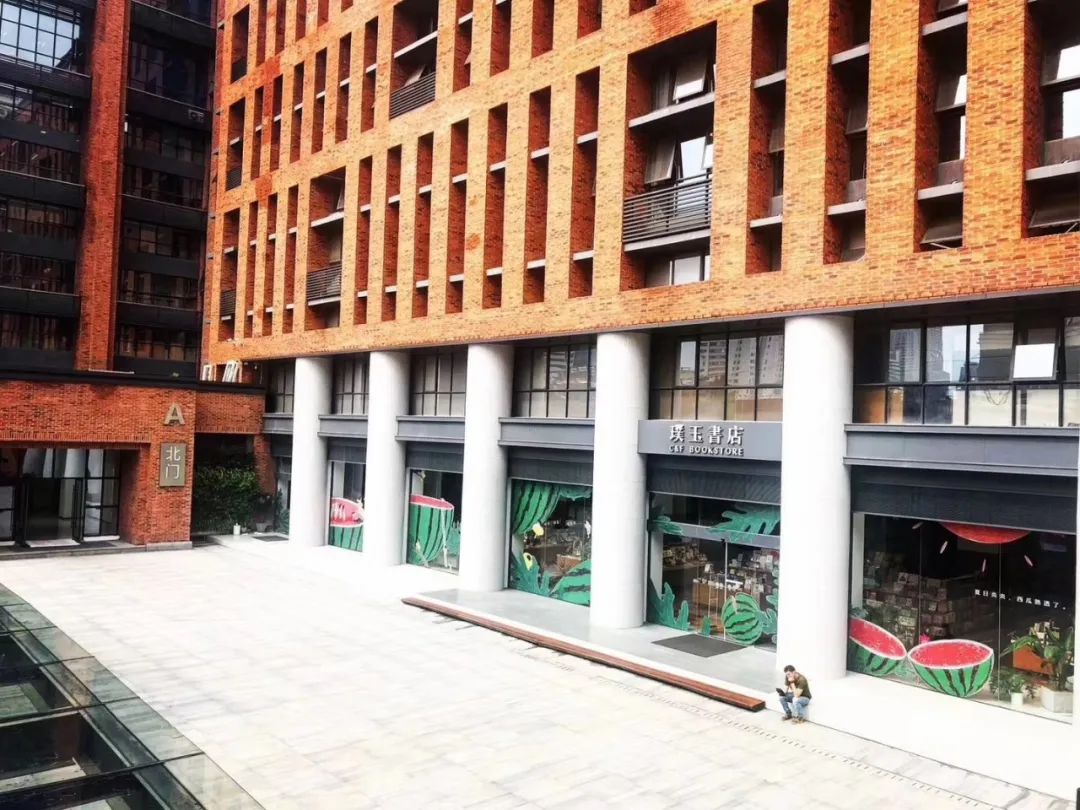 书店的主要收入,卖书是如何成为暴利产业的