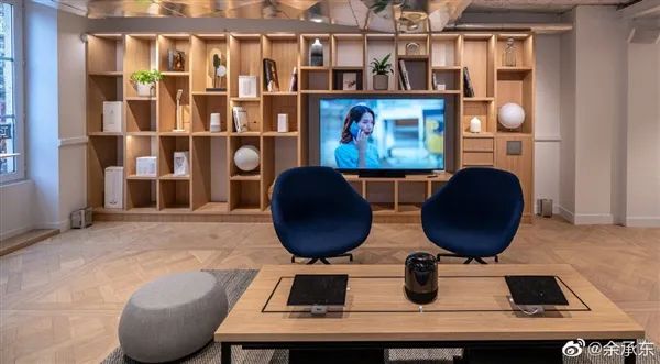 余承东晒法国首家华为旗舰店内景,余承东参观实体店