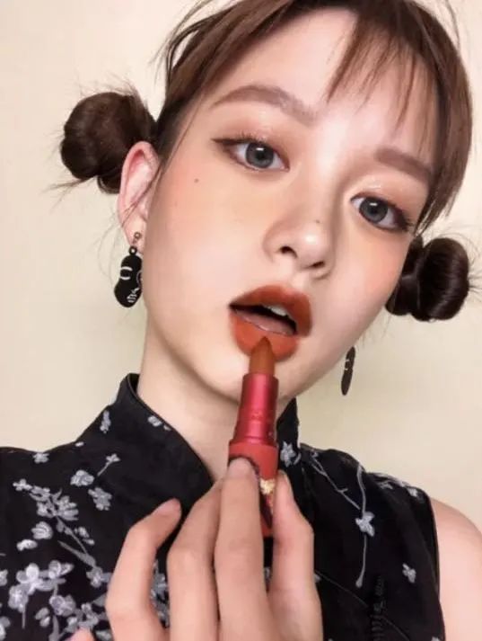 日常妆下眼睑画法,简单下眼睑眼妆画法