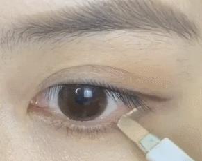 日常妆下眼睑画法,简单下眼睑眼妆画法