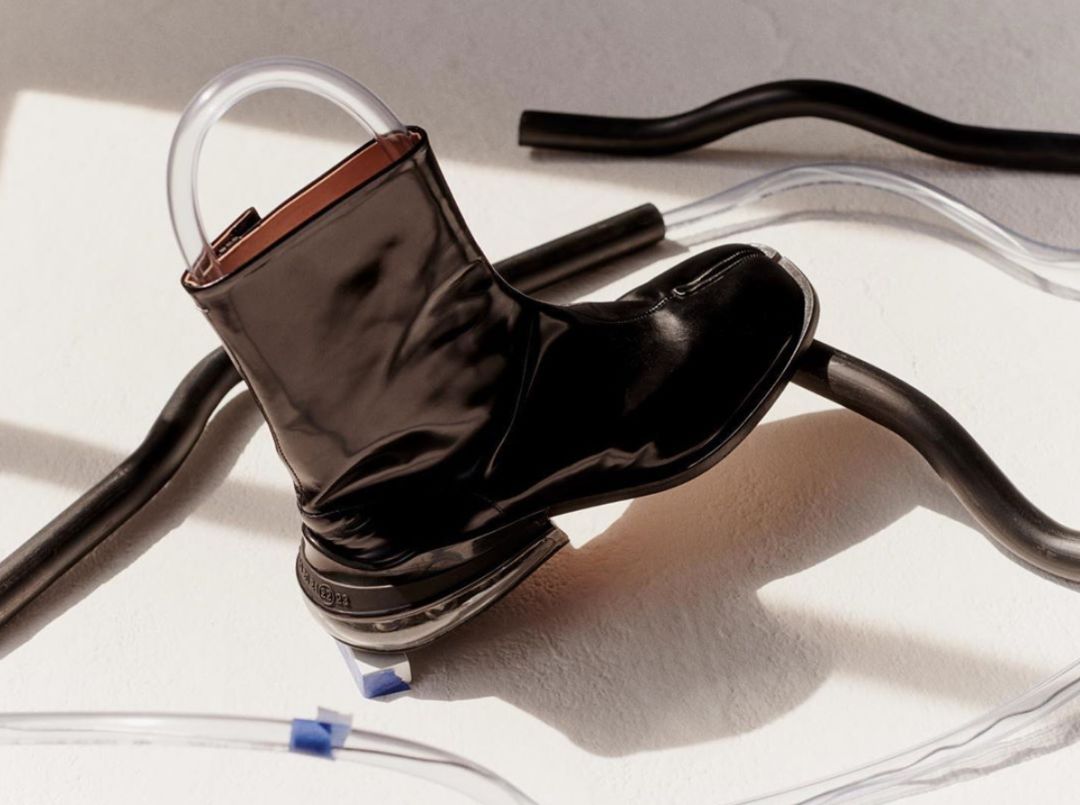 穿了两只不同鞋子发朋友圈,发现时髦的女人都在穿这3双鞋