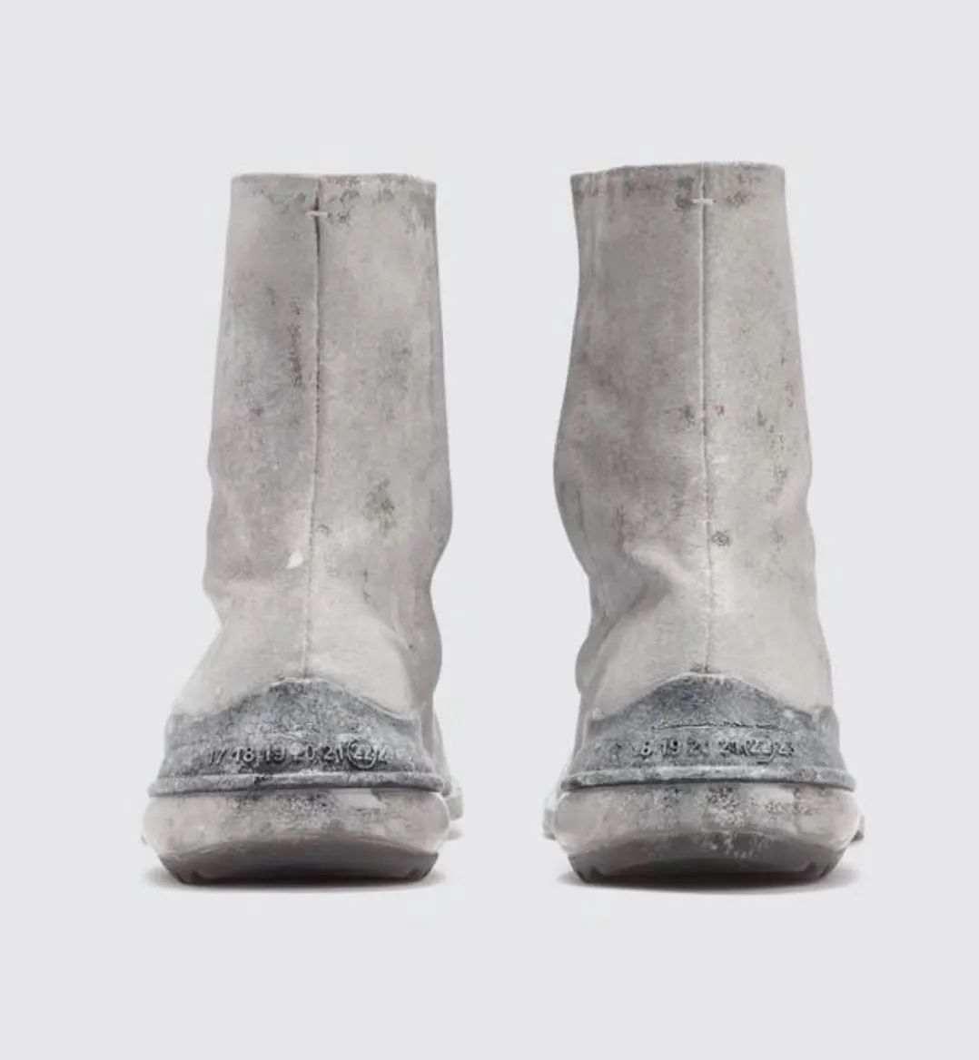 穿了两只不同鞋子发朋友圈,发现时髦的女人都在穿这3双鞋