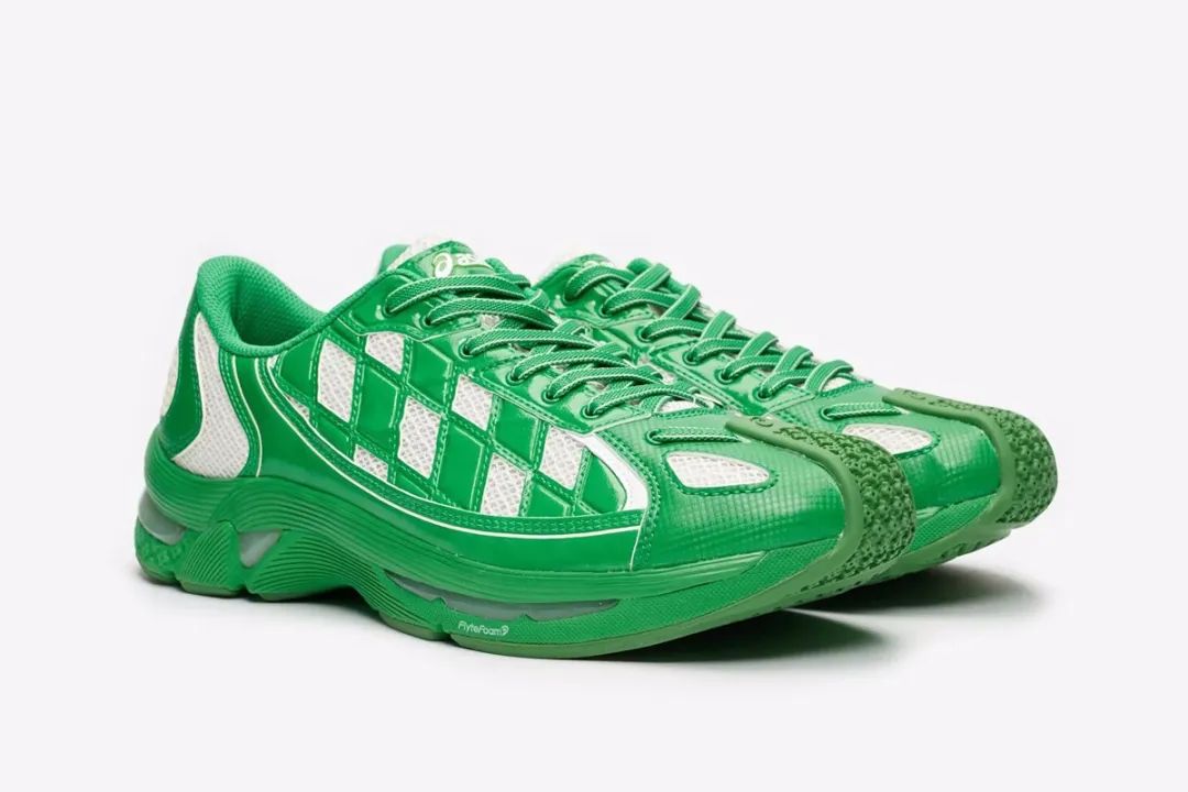 穿了两只不同鞋子发朋友圈,发现时髦的女人都在穿这3双鞋