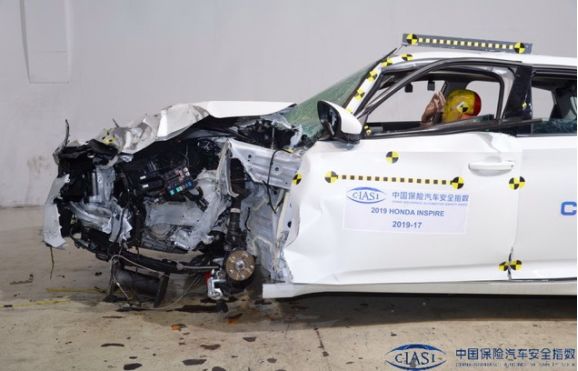 斯巴鲁a柱弯了,领克03a柱弯了