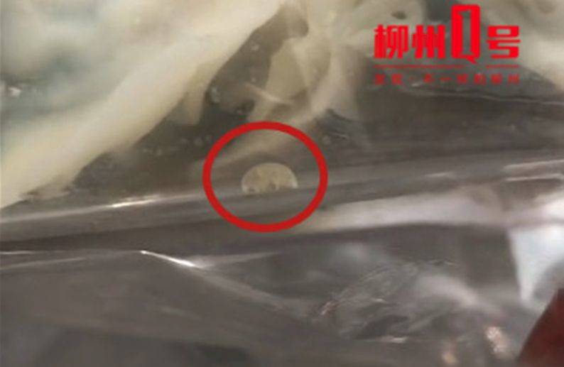 恶心！柳州一女子点外卖吃到苍蝇卵，去维权时虫卵竟已变成活蛆