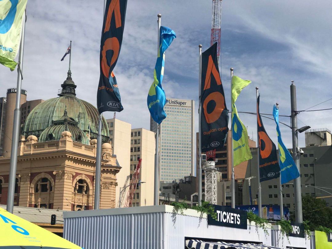 报废右舵卡罗拉，暴走澳洲大洋路：提车难题巧妙化解，路遇多车事故险误事！但自驾风景独好