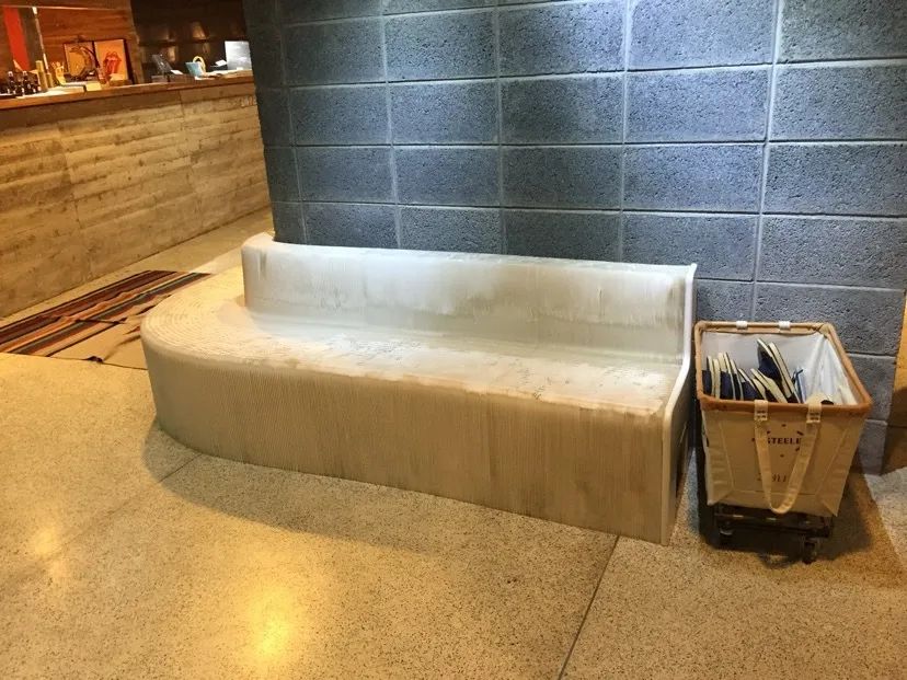 Nicole的选择｜一张¥18000的纸椅子