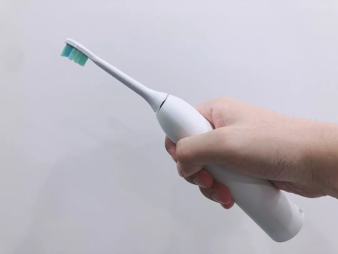 飞利浦和usmile电动牙刷哪个更好,飞利浦电动牙刷性价比高的一款