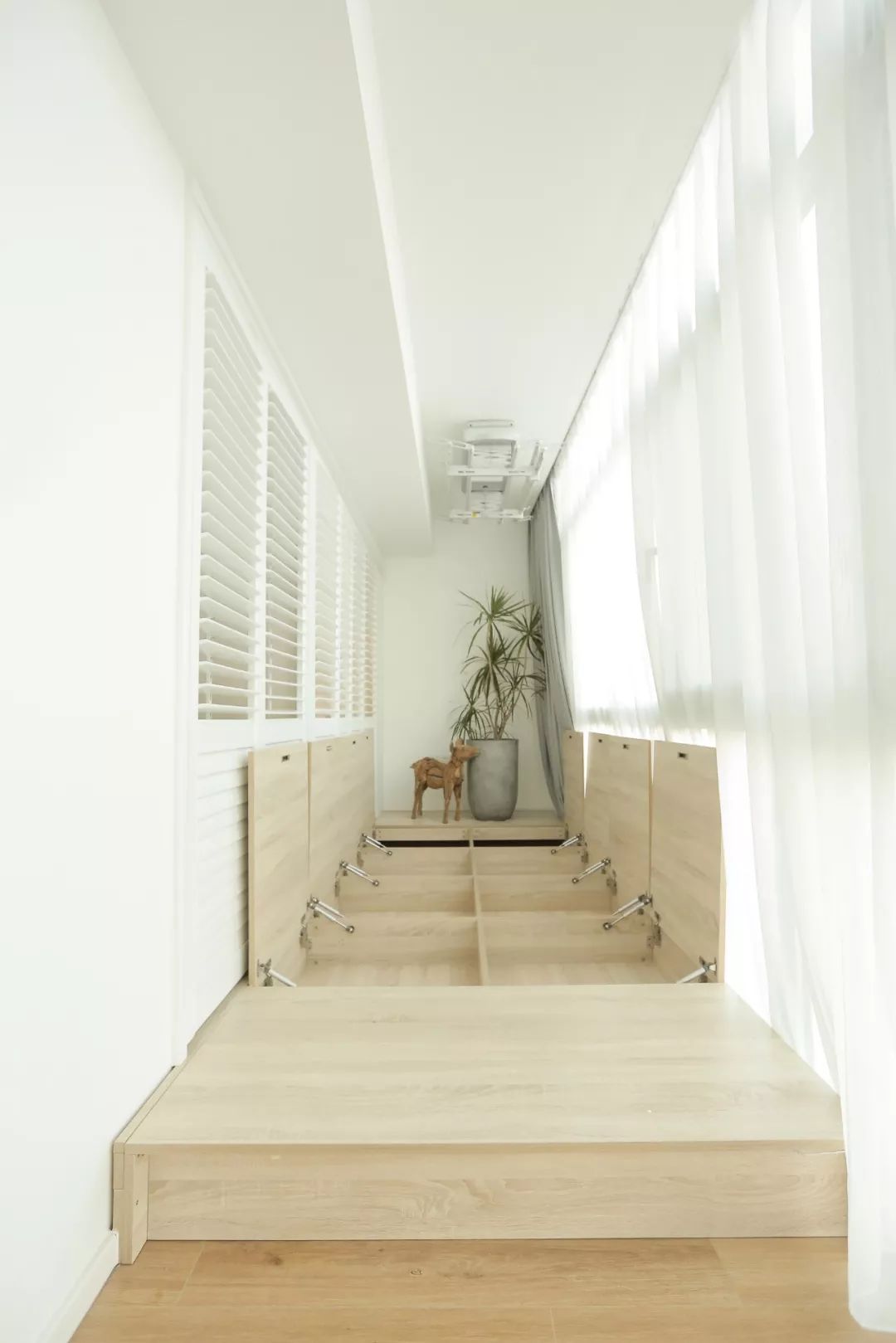 小卧室做地台放床垫,小户型房间地台做床好看吗