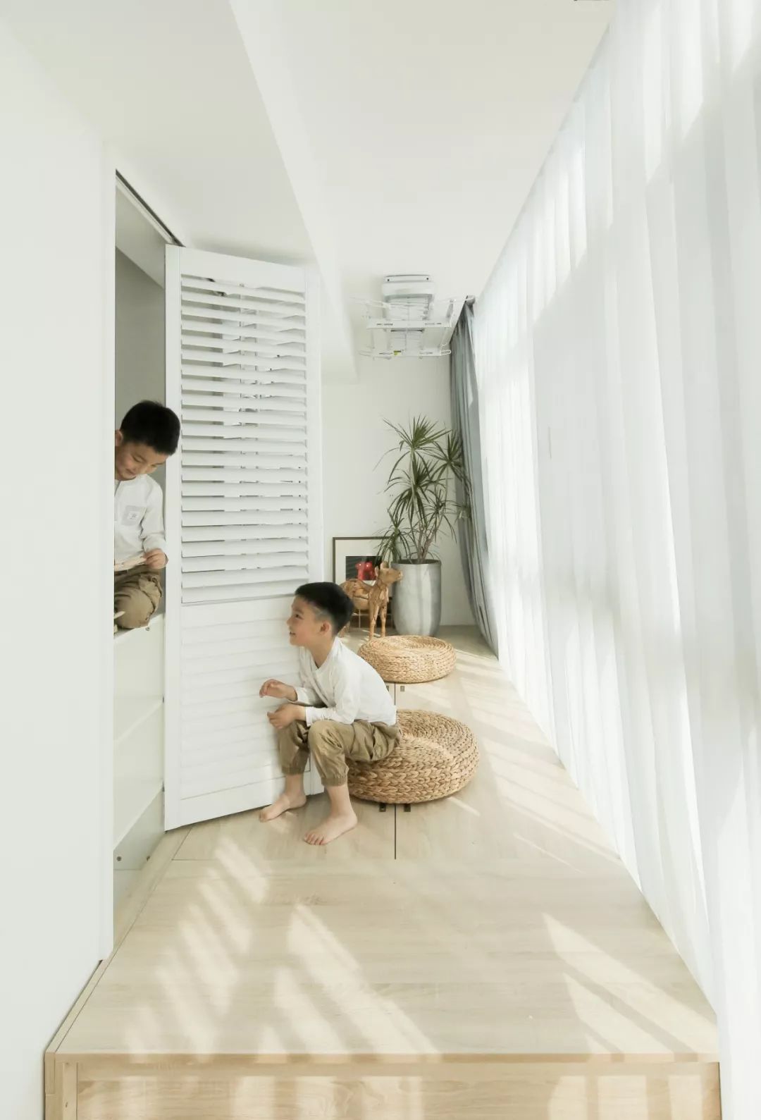 小卧室做地台放床垫,小户型房间地台做床好看吗