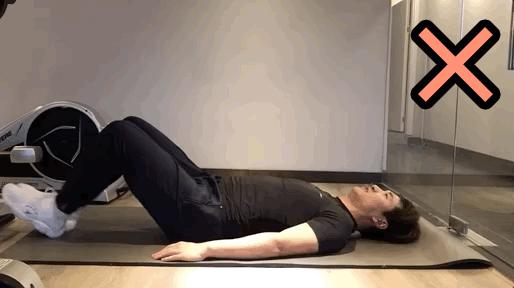 在家健身错误动作,在家健身注意安全搞笑