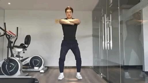 在家健身错误动作,在家健身注意安全搞笑