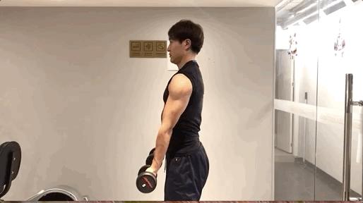 在家健身错误动作,在家健身注意安全搞笑