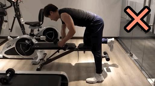 在家健身错误动作,在家健身注意安全搞笑