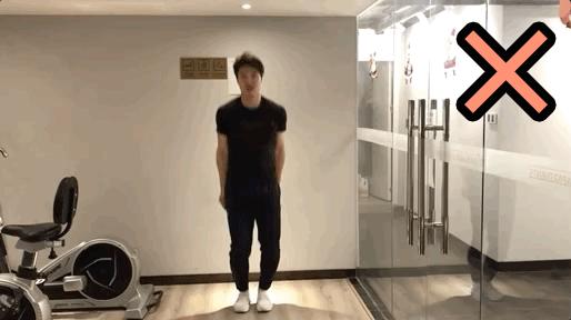 在家健身错误动作,在家健身注意安全搞笑