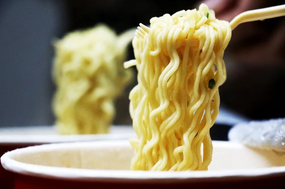 兄弟该站岗了吗,兄弟夜里起来站岗