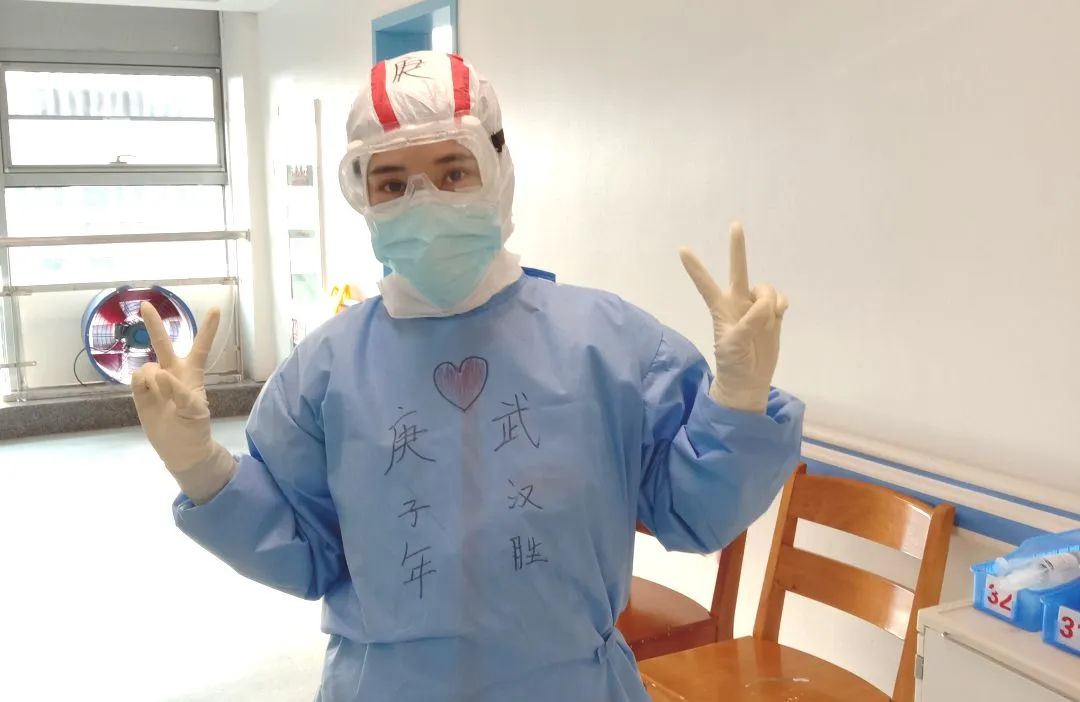 防护服标识粘贴纸,防护服隔离病毒吗