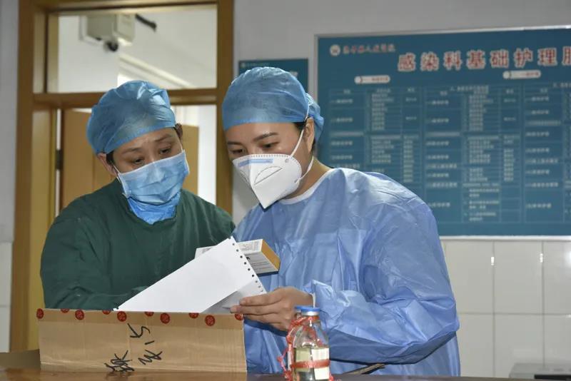 抗击新冠肺炎疫情总结表彰,为疫情付出重大牺牲