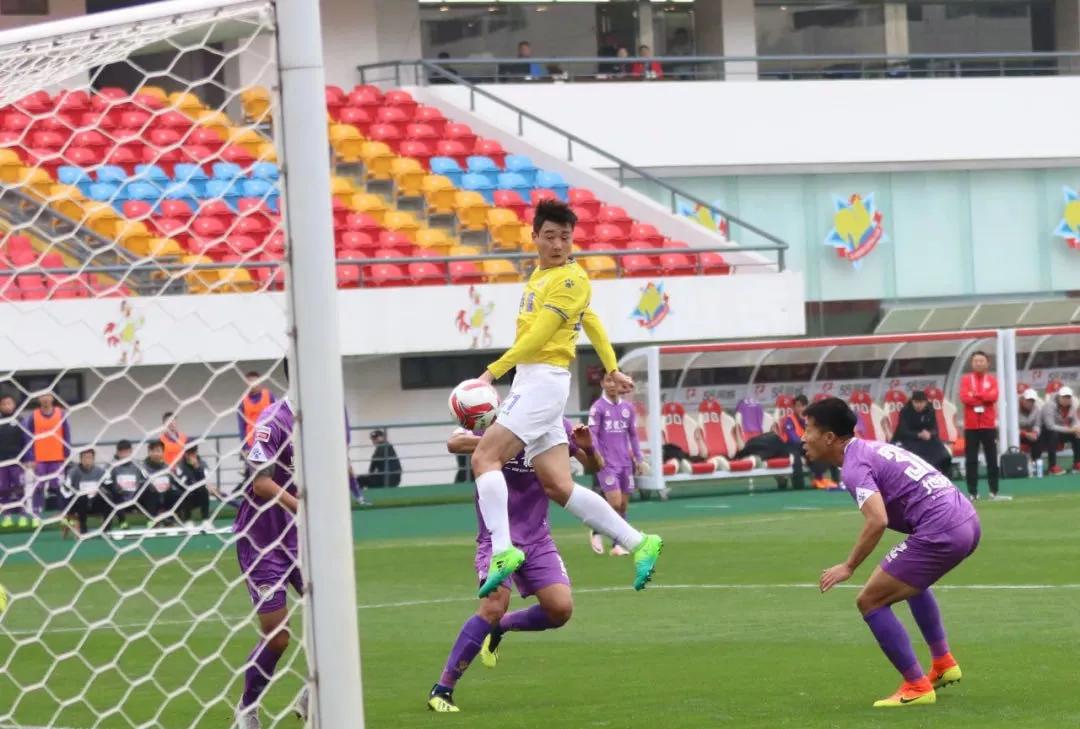 为婚约逆行武汉，申鑫球员被困53天后急盼“求职”