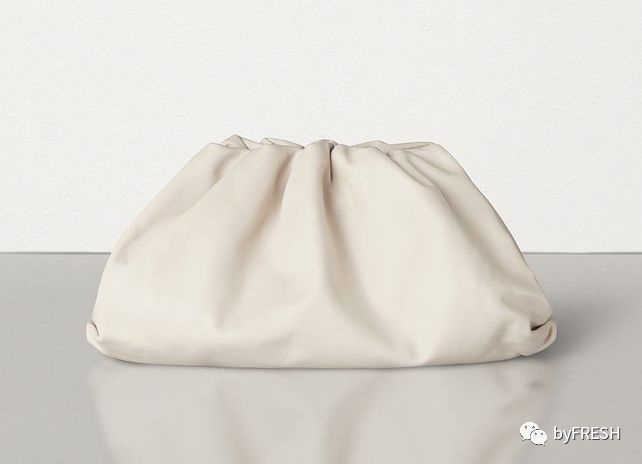 想要穿得简单又有活力感,如何穿得温柔又知性