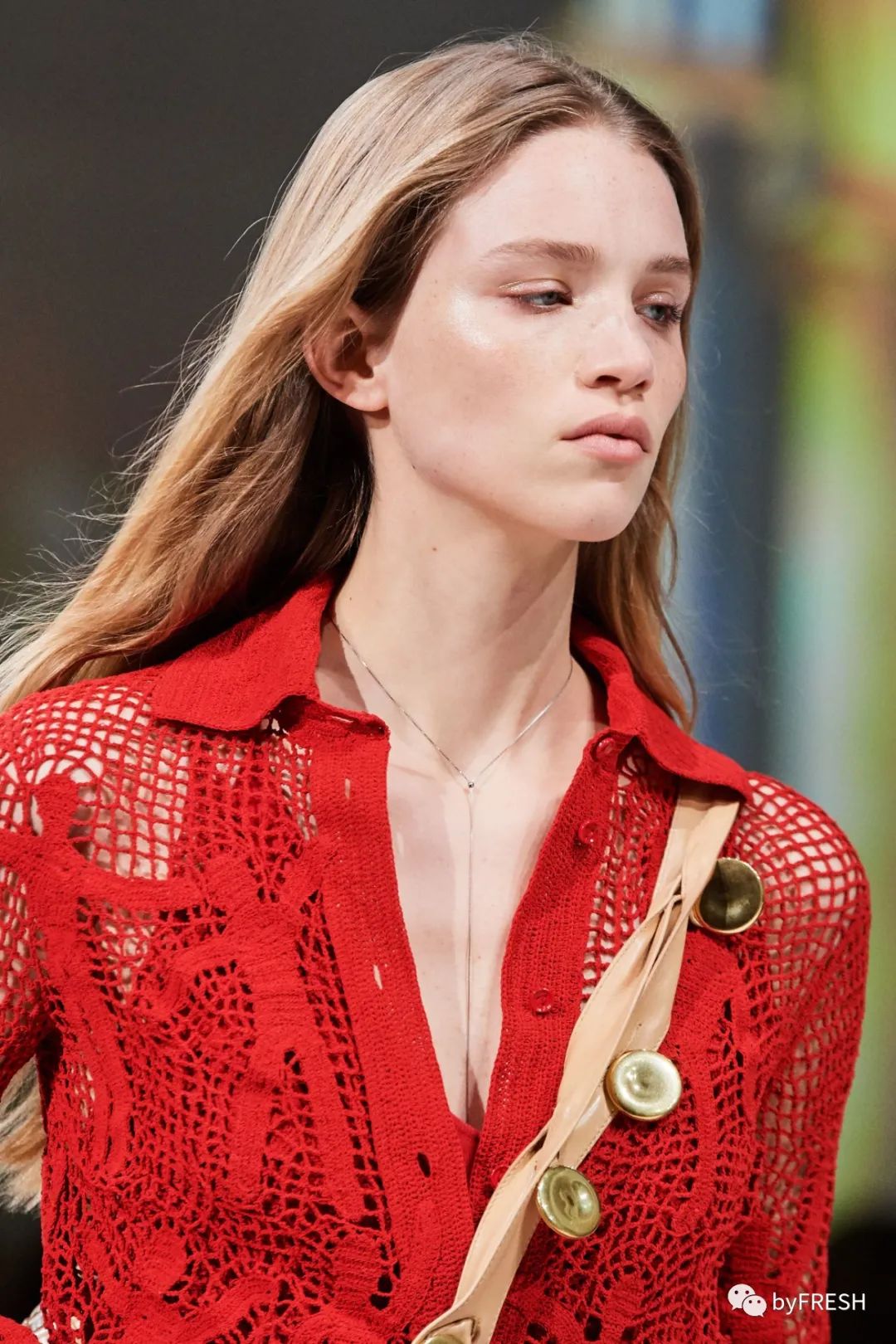 想要穿得简单又有活力感,如何穿得温柔又知性