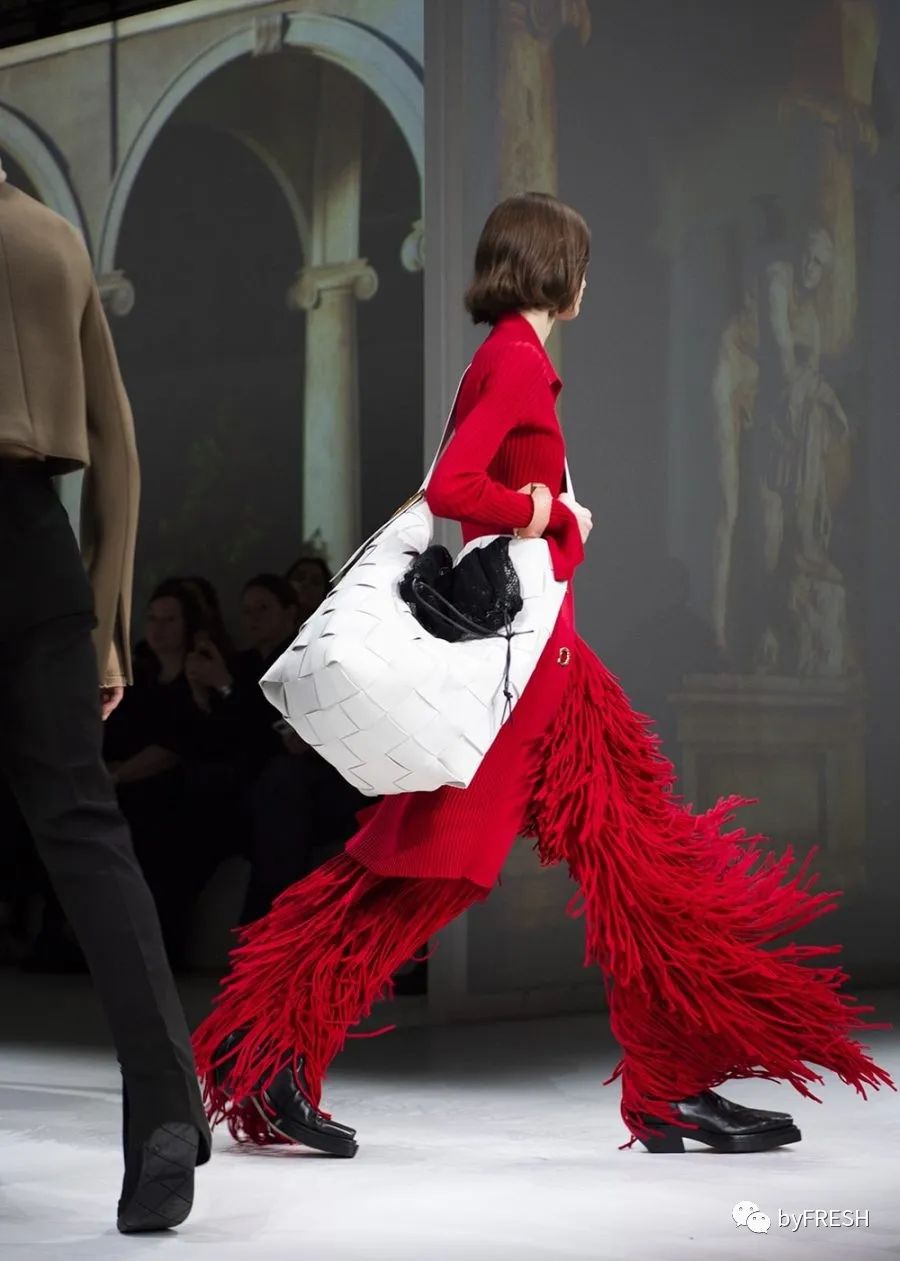 想要穿得简单又有活力感,如何穿得温柔又知性