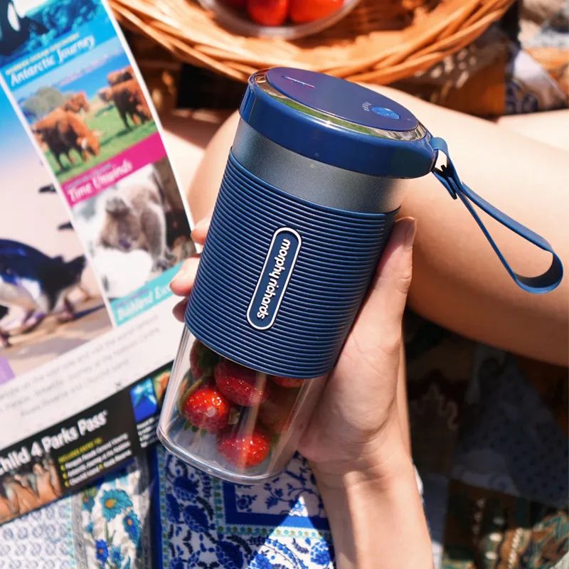 随行便携榨汁杯,能携带方便的榨汁杯