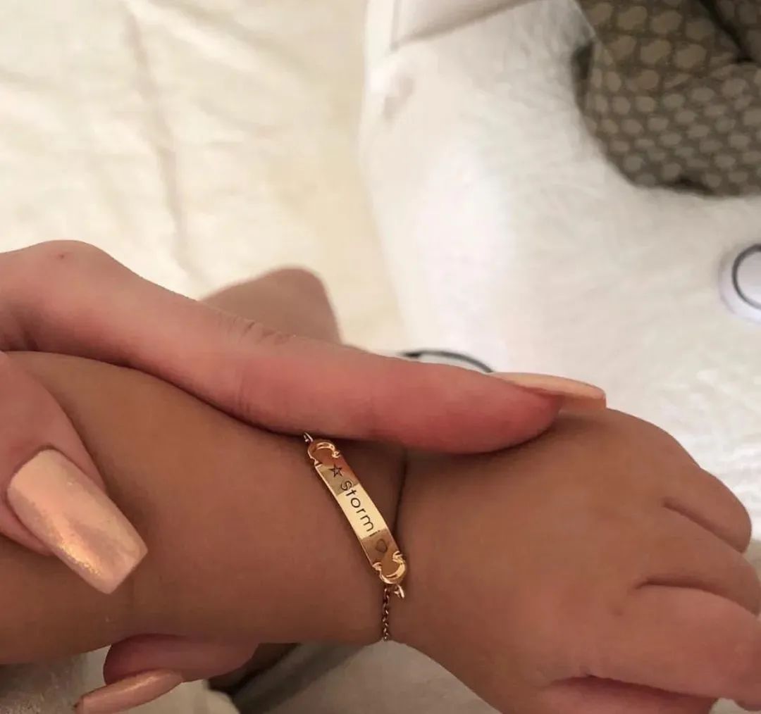 2岁穿高定、LV定制小零食...跟她比李湘王菲的闺女也只是平民…