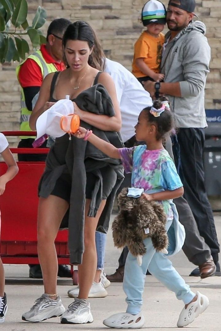 2岁穿高定、LV定制小零食...跟她比李湘王菲的闺女也只是平民…