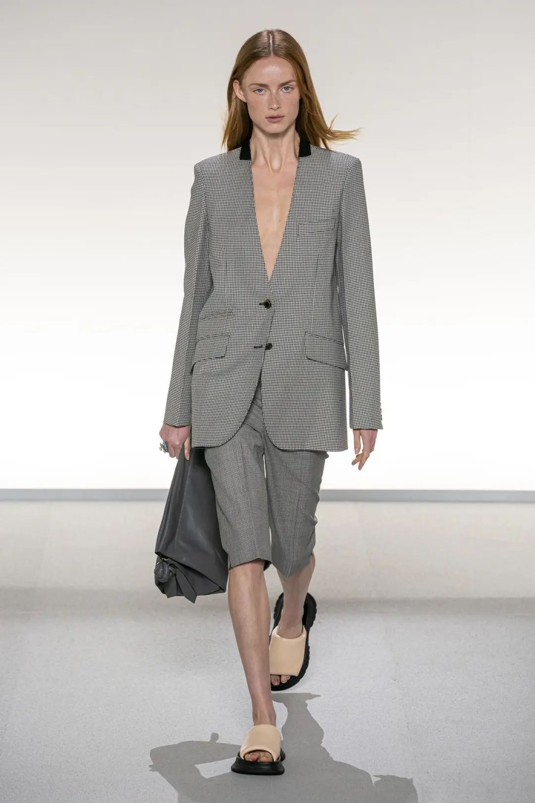 恢复通勤后,报复性连穿一个月西装