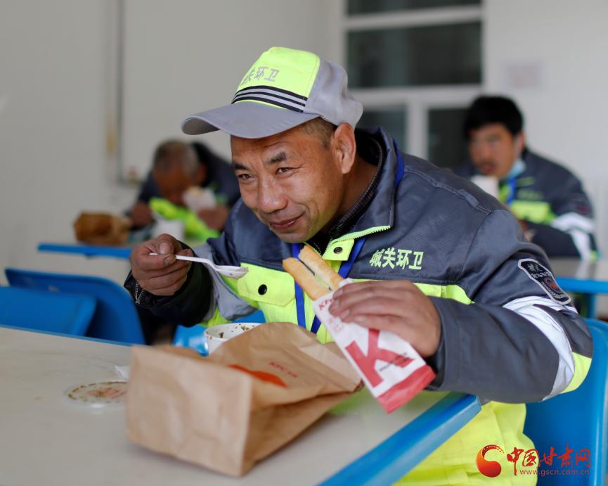 肯德基送去疫情爱心餐,暖心服务肯德基