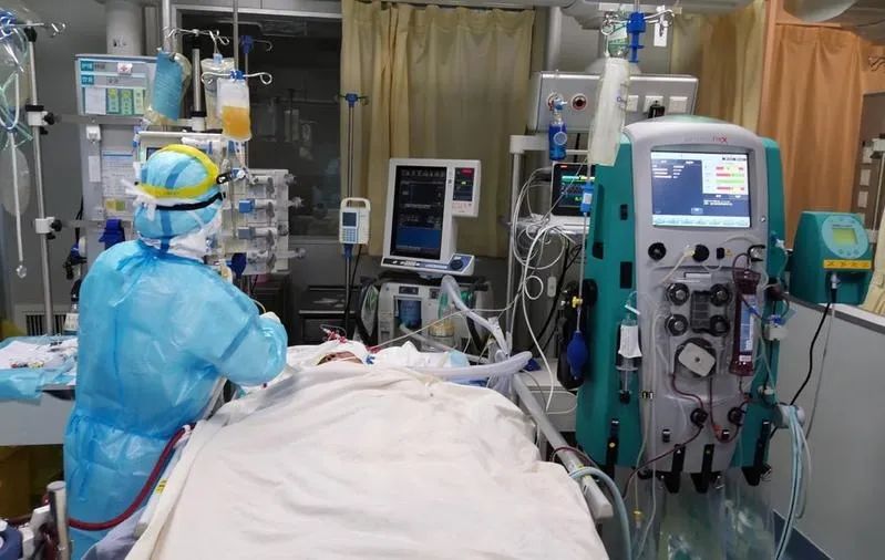 病人住院治疗费用高达180万完整版,一个重症病人治疗费用得四十万