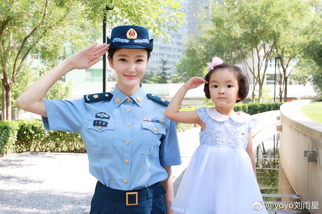 张檬和张萌谁漂亮,张檬和张萌照片对比