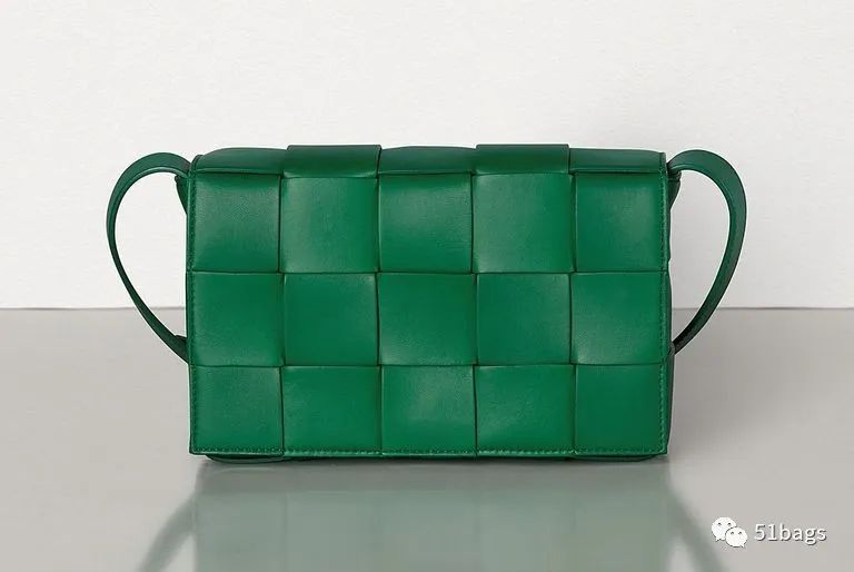 今年春夏包包流行什么颜色,今年春天包包