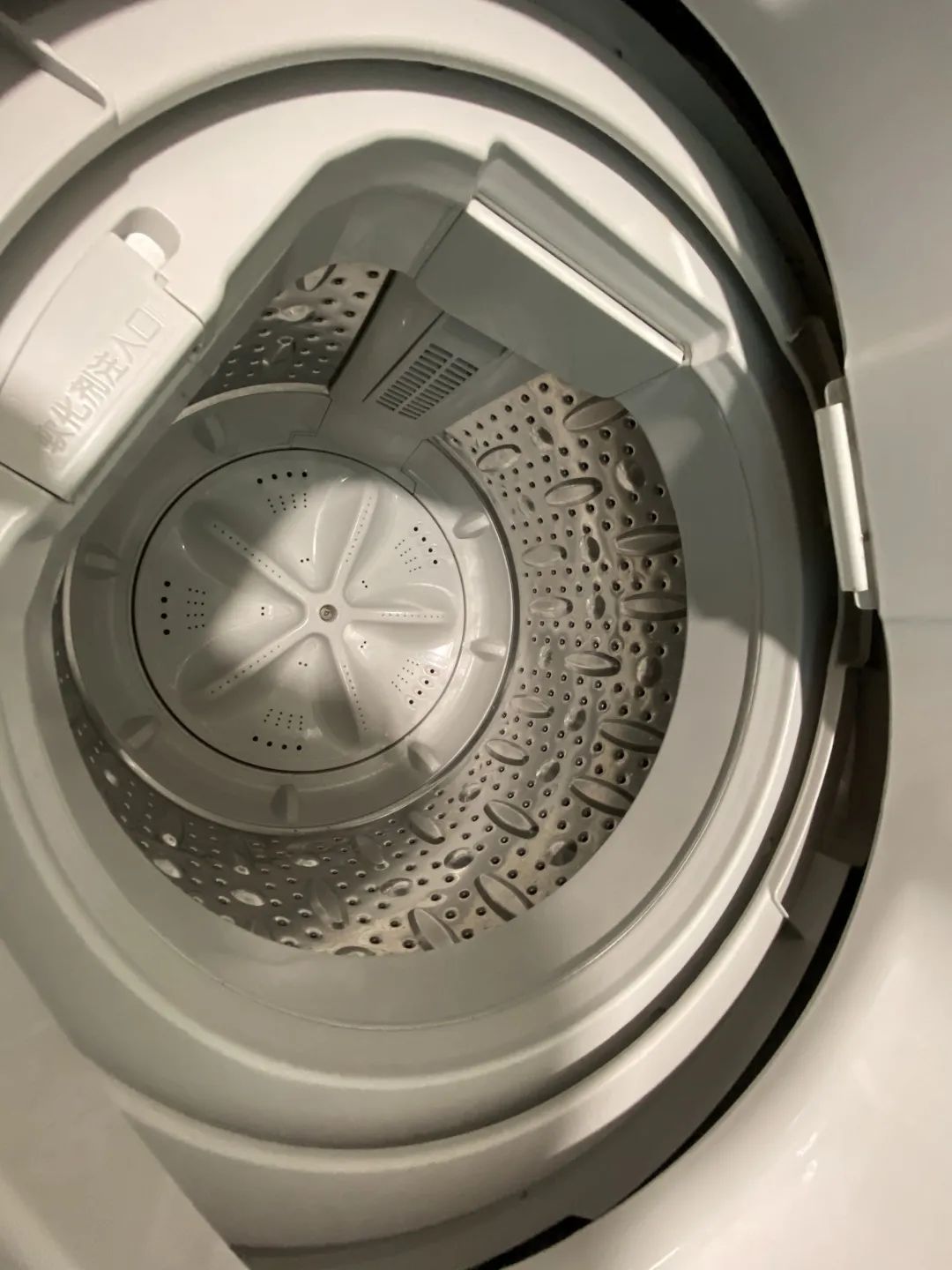 你绝对不知道洗衣机有多脏,你家的洗衣机原来这么脏