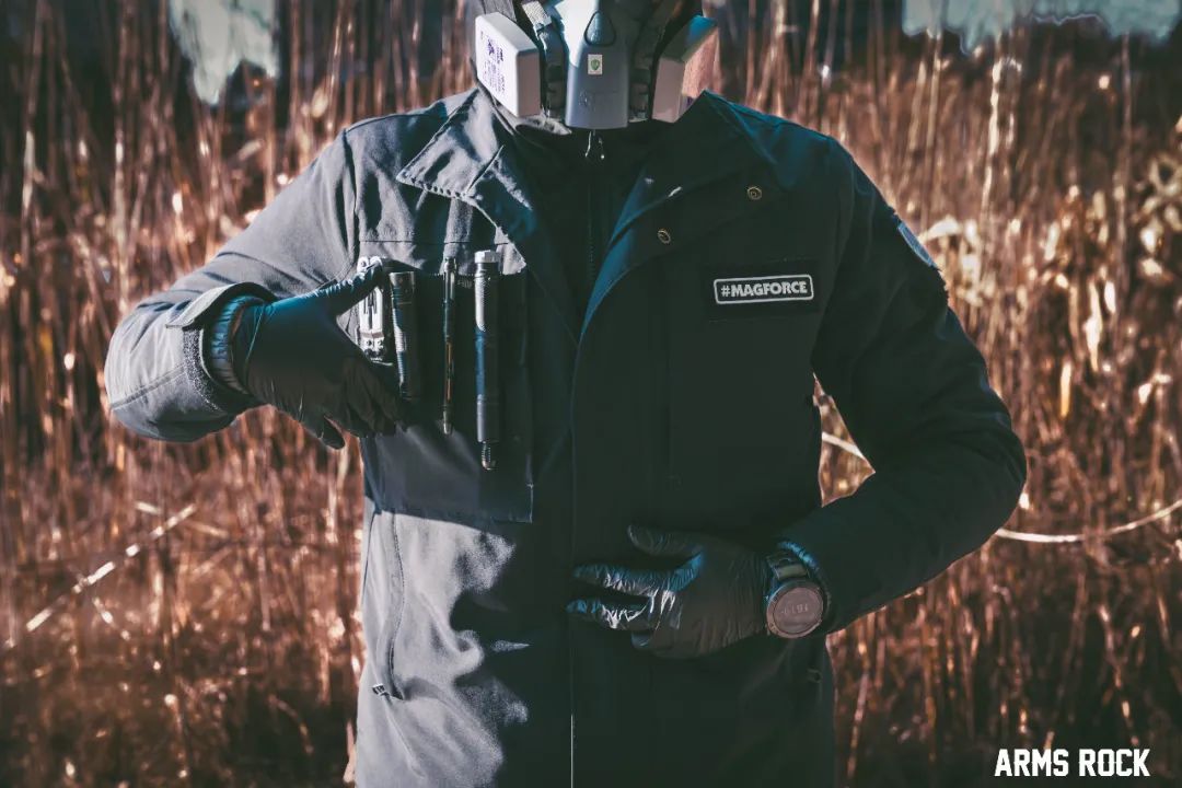 德国战术电影看过吗?《孤胆保镖》硬汉大叔和少女的枪械盛宴「电影*器武**解析」